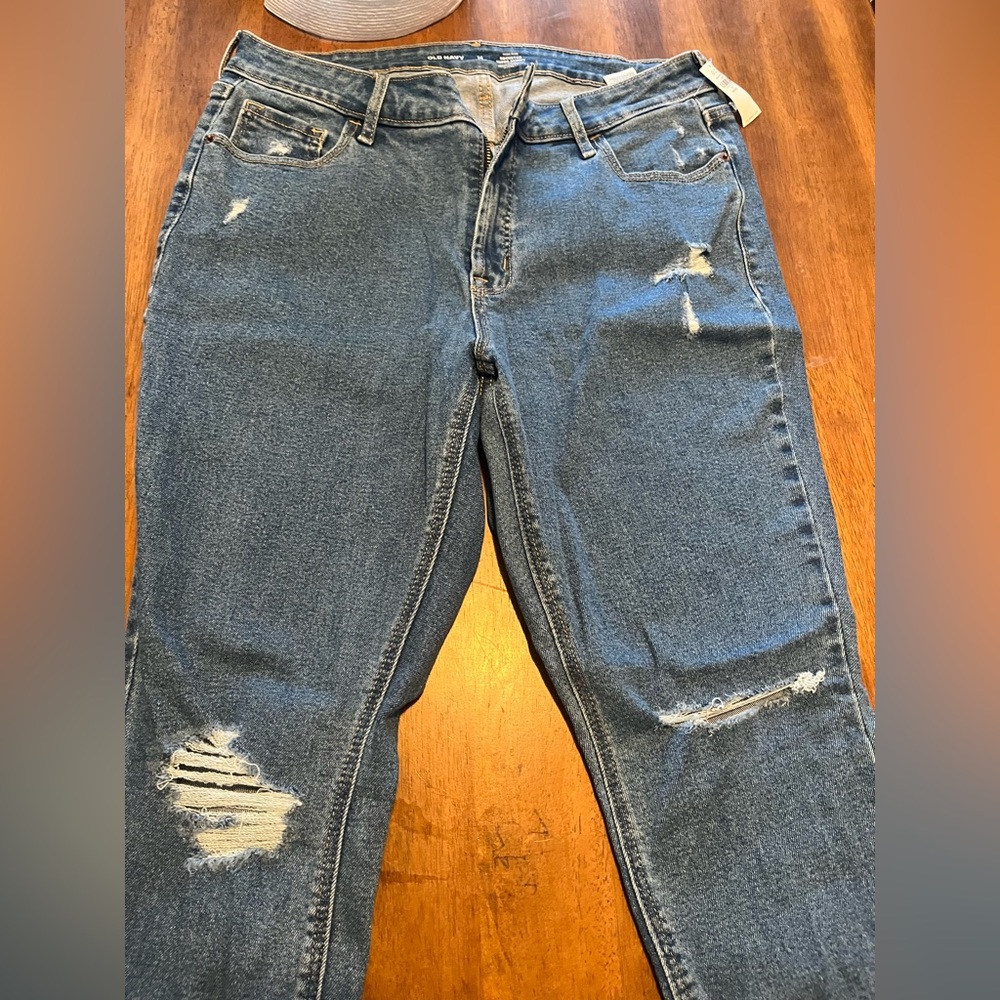Brand New- Womens Old Navy jeans.